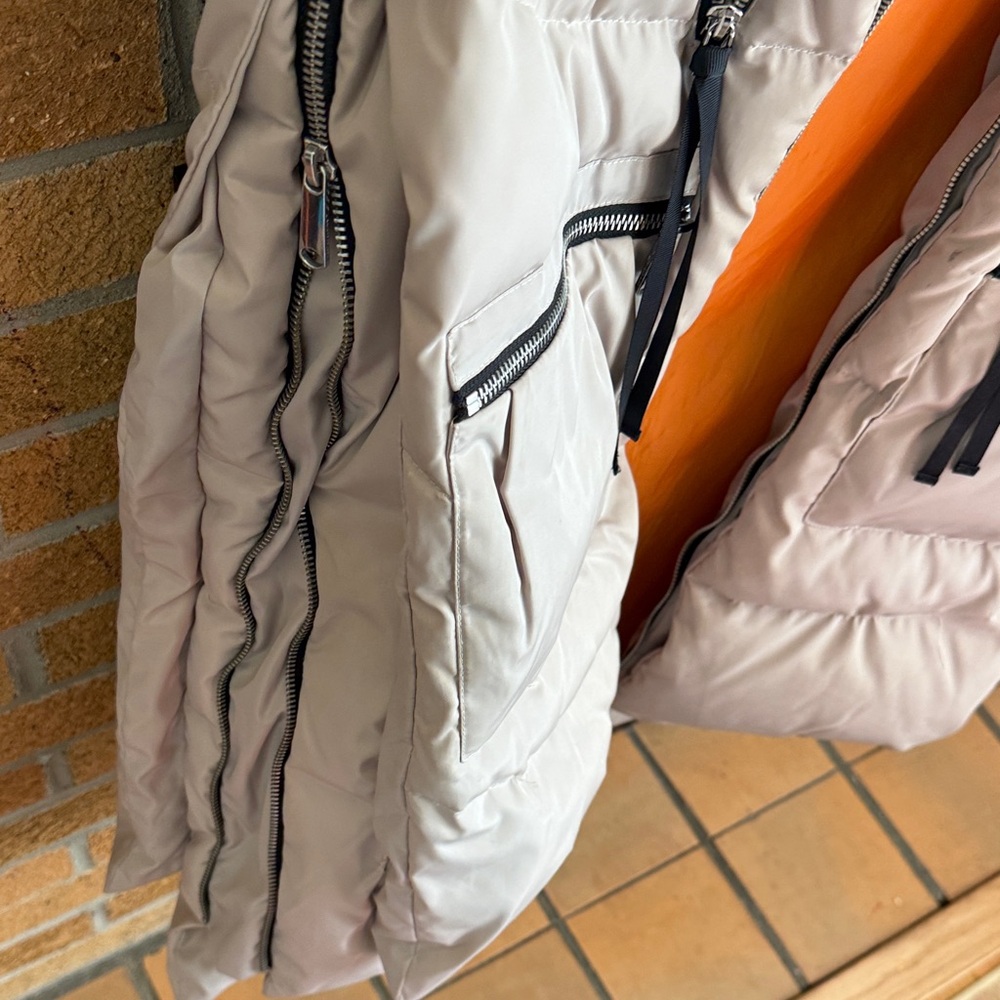 Sam Edelman Cream Jacket with Orange Lining - Picture 3 of 3